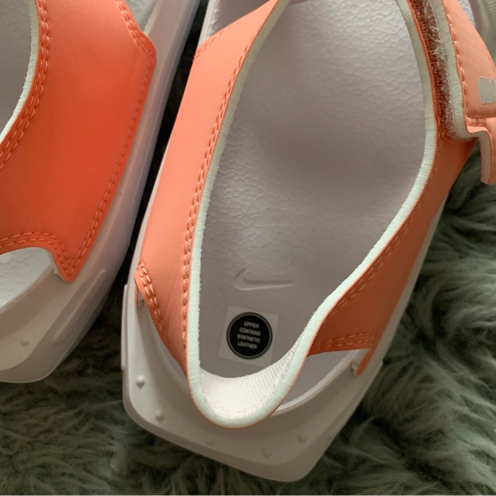 Women’s 8.5 / GS 7Y NIKE Playscape Crimson Bliss Lightweight Strap Sandals NWOT - Picture 4 of 10
